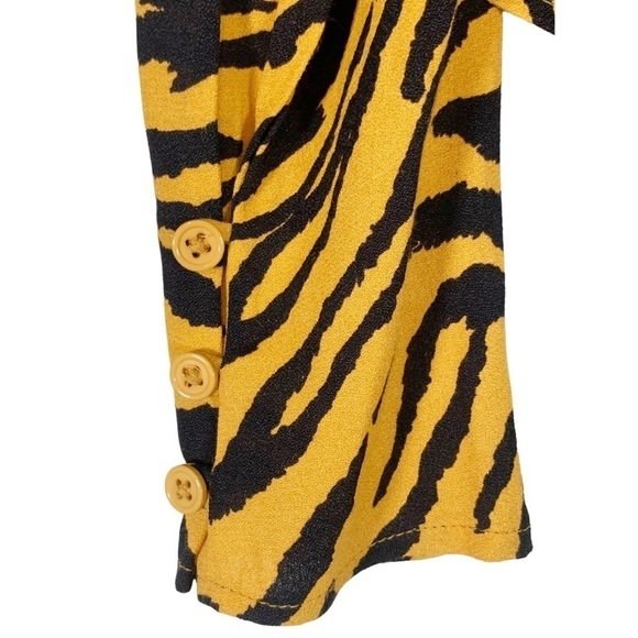 Reformation Tigress Notta Button Front Top Size Small - Picture 9 of 12